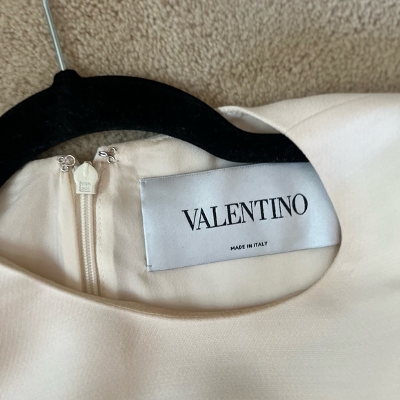 Valentino Dress, Size 40 (4 US) - Picture 11 of 11
